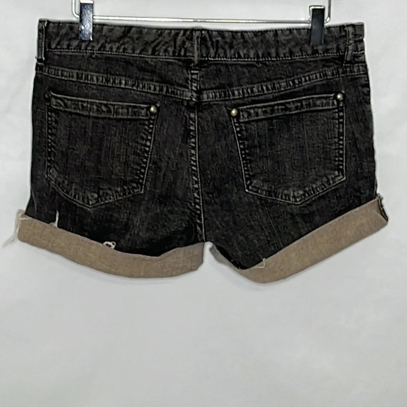 Free People Mid Rise Cut Off & Rolled Up Denim Shorts in Faded Black - Size 29 - Picture 2 of 7
